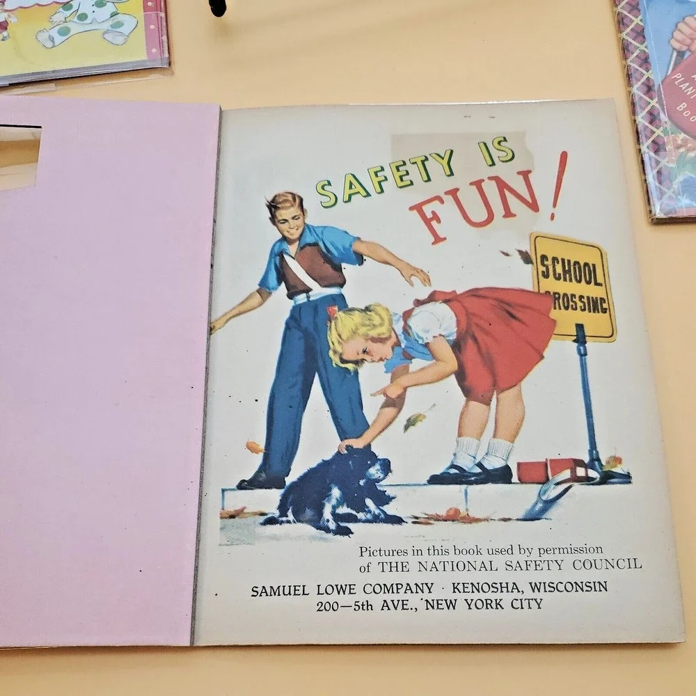 Bonnie Book SAFETY IS FUN JINGLE DINGLE HOW DOES YOUR‎ GARDEN GROW Rare Vintage